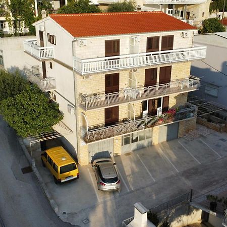 Apartments Duvnjak Omis Bagian luar foto
