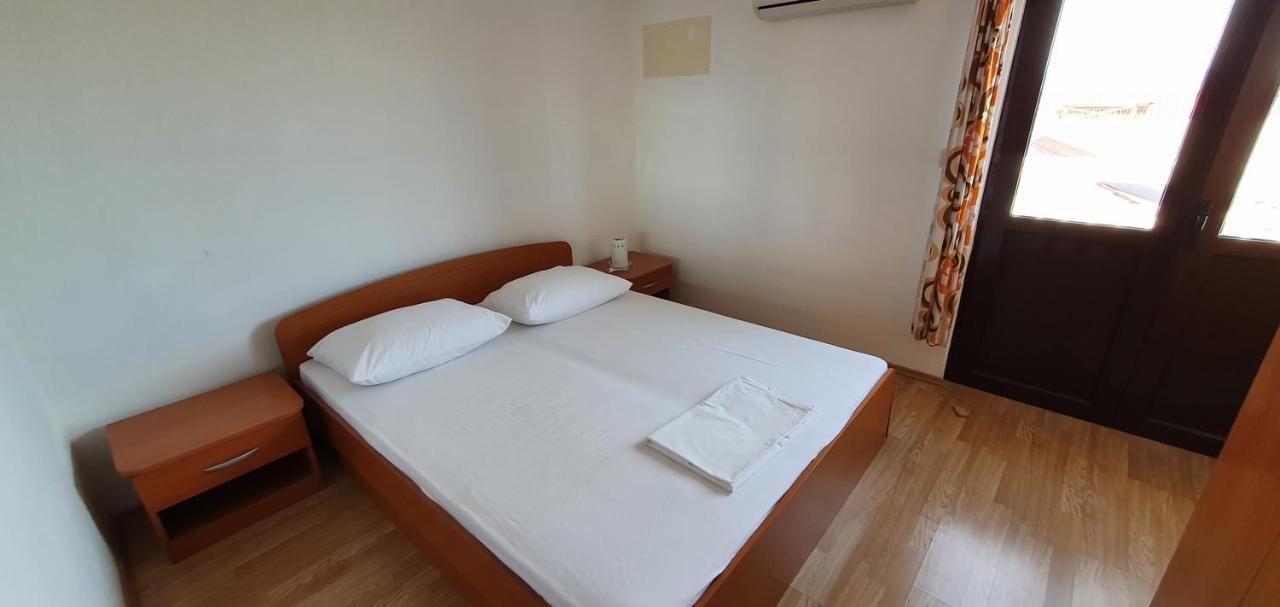 Apartments Duvnjak Omis Bagian luar foto