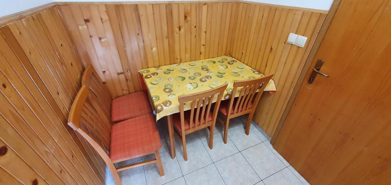 Apartments Duvnjak Omis Bagian luar foto