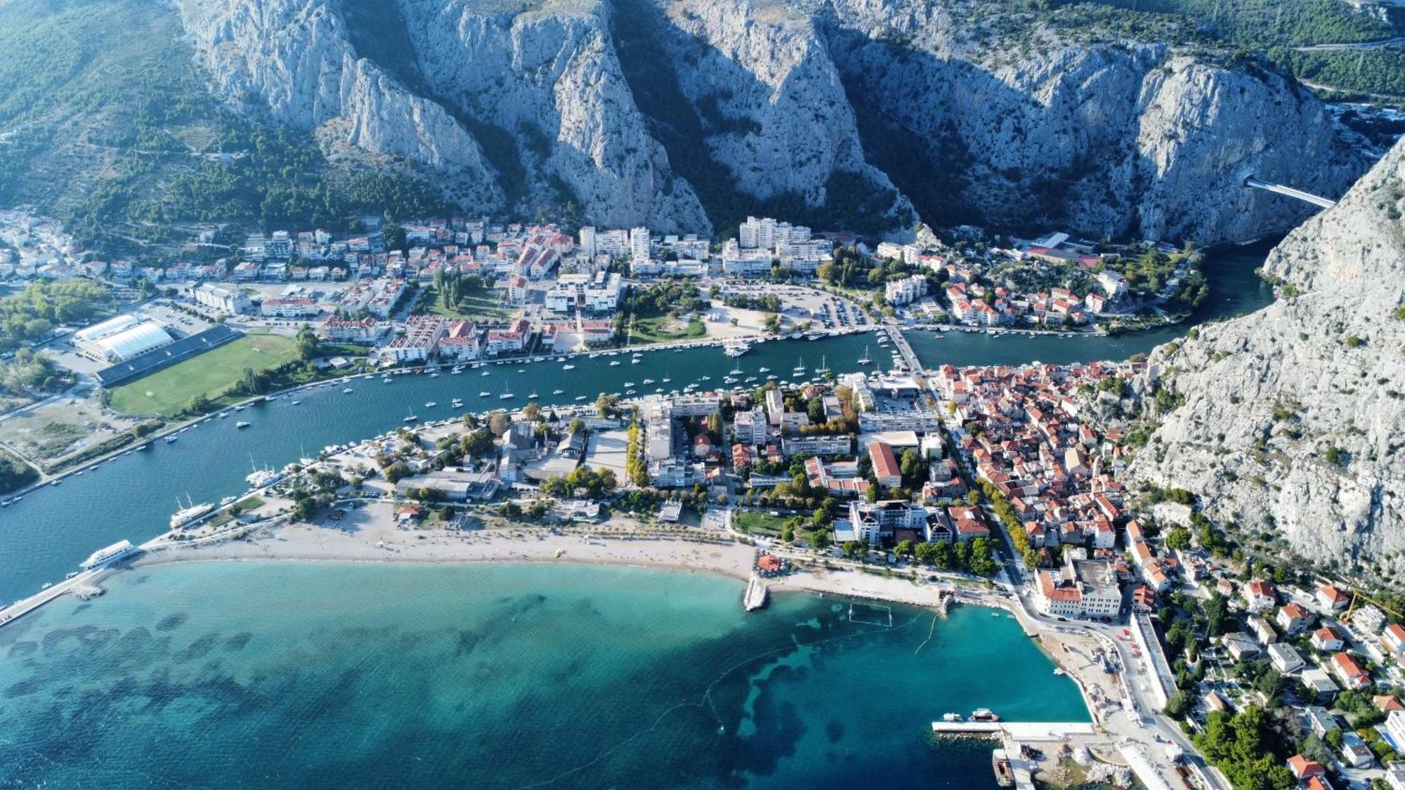 Apartments Duvnjak Omis Bagian luar foto