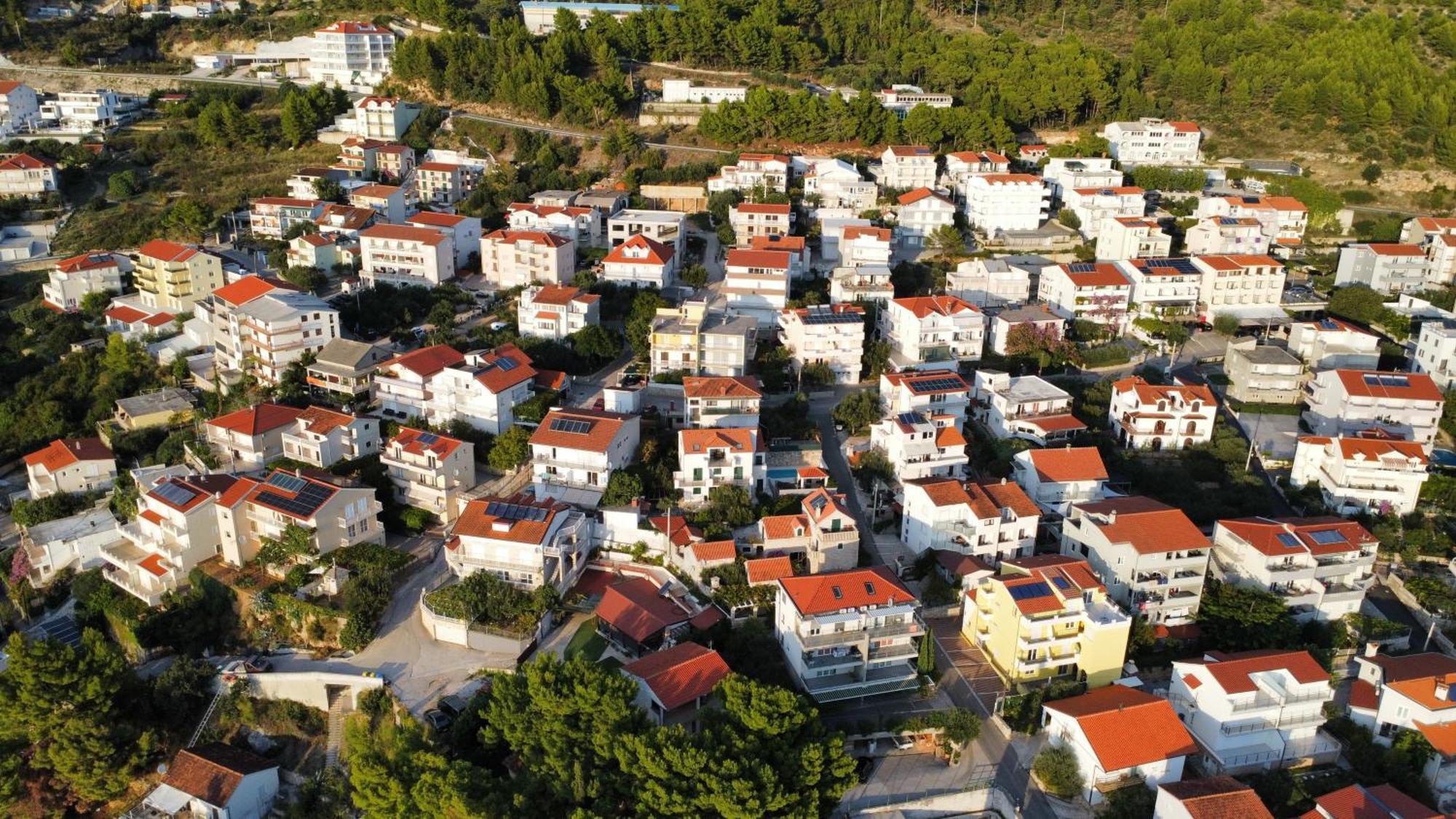 Apartments Duvnjak Omis Bagian luar foto